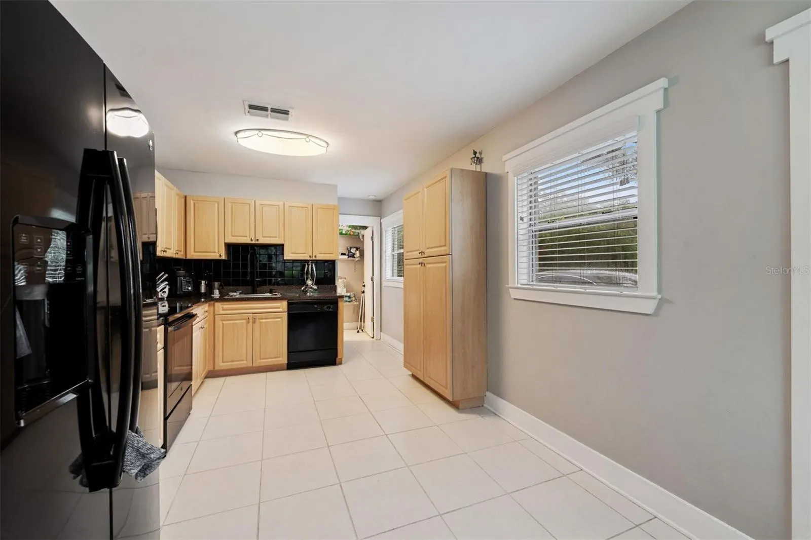 1301 ALICIA AVE