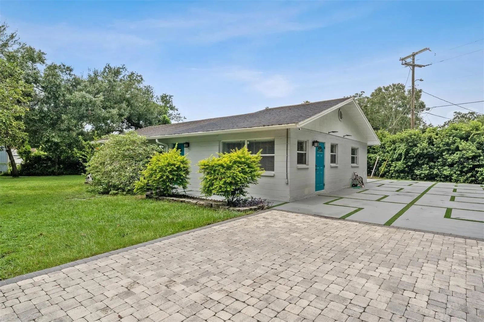 1301 ALICIA AVE