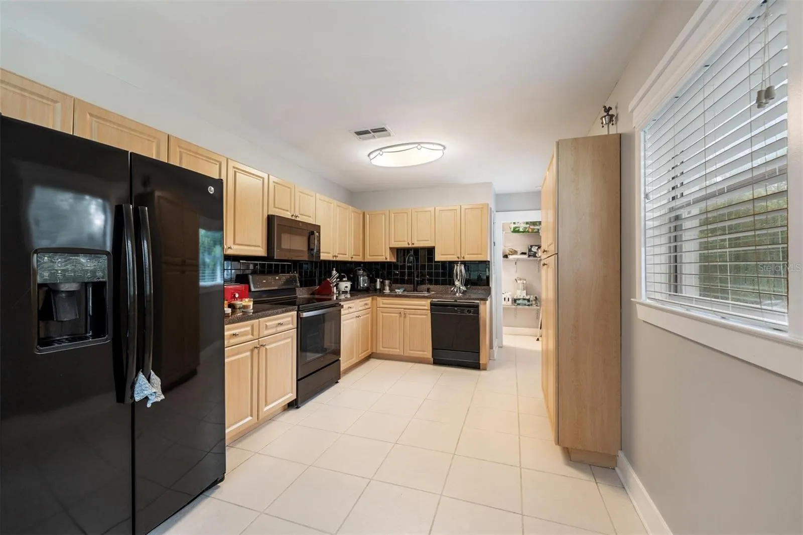1301 ALICIA AVE
