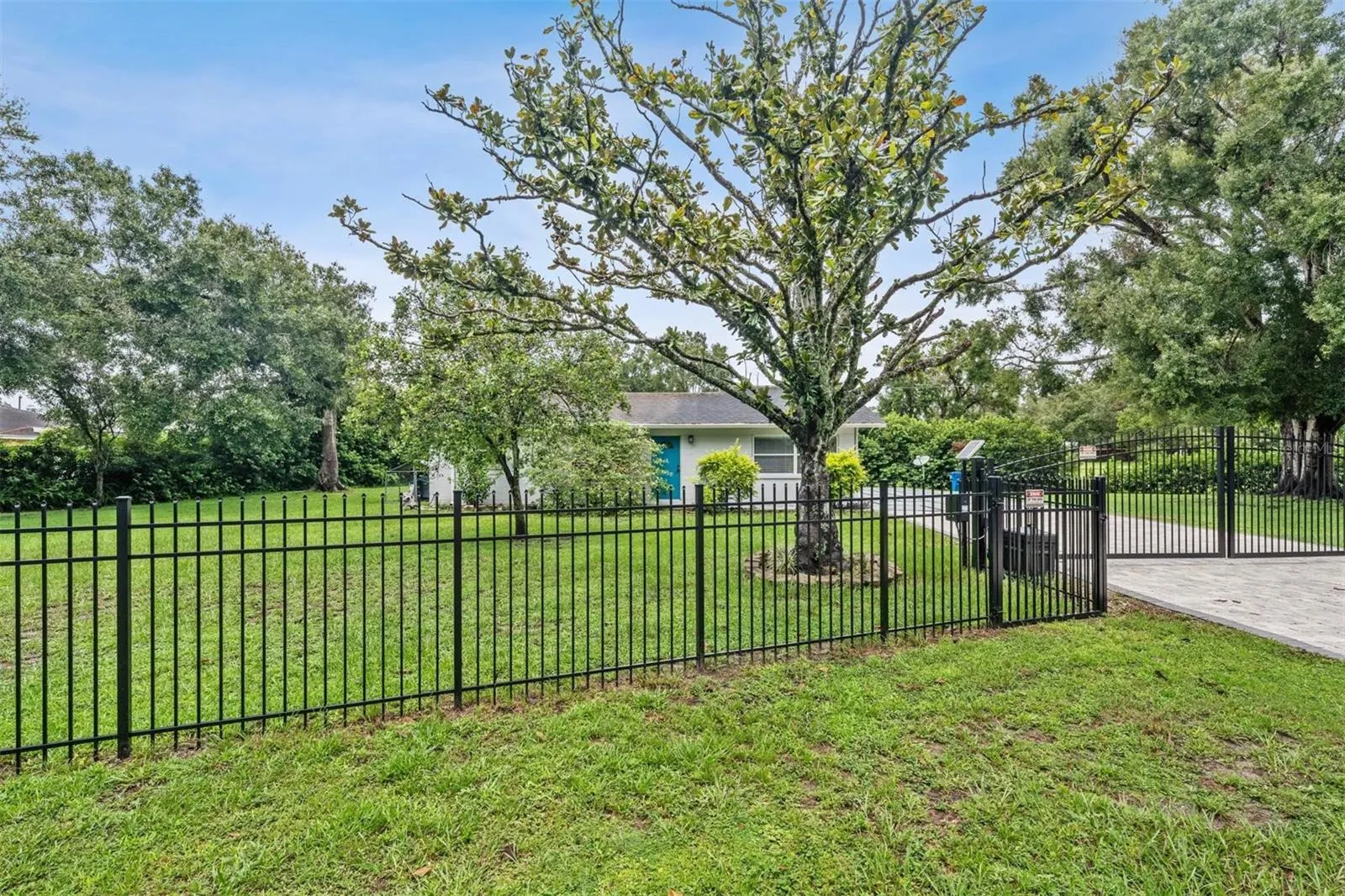 1301 ALICIA AVE