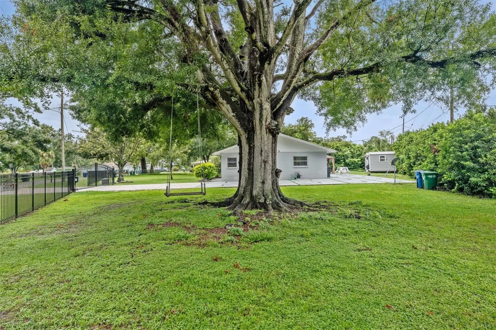 1301 ALICIA AVE