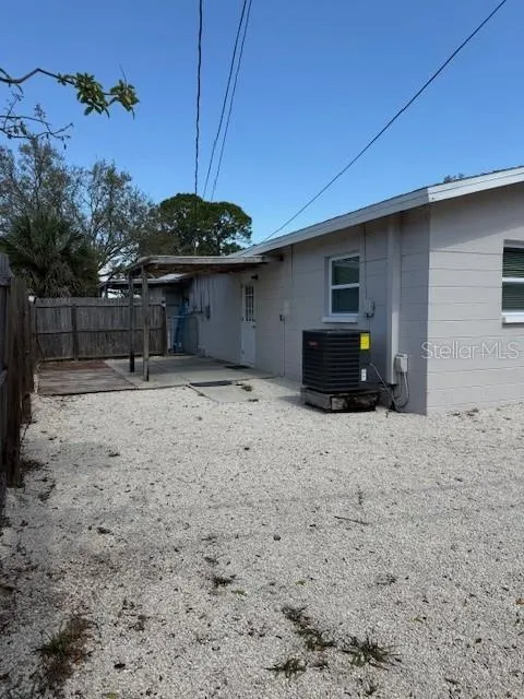 90 FULTON DR SE