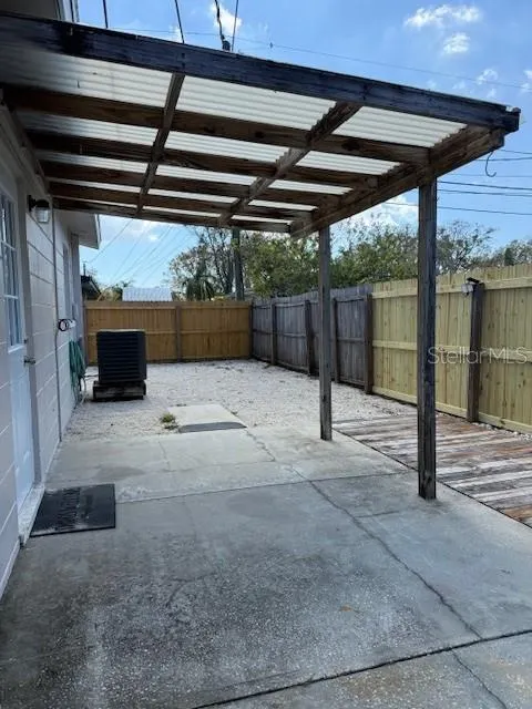 90 FULTON DR SE
