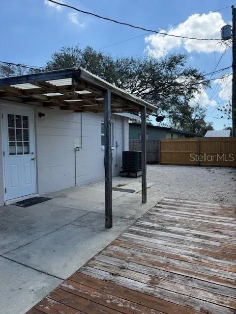 90 FULTON DR SE
