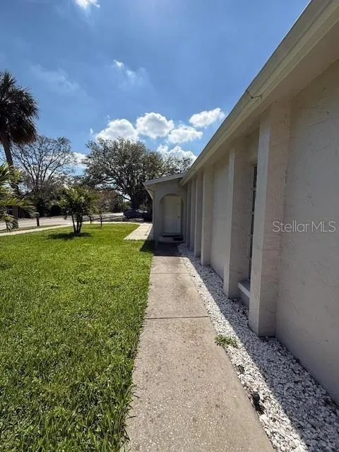 90 FULTON DR SE