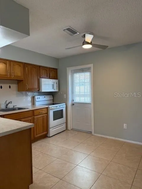 90 FULTON DR SE