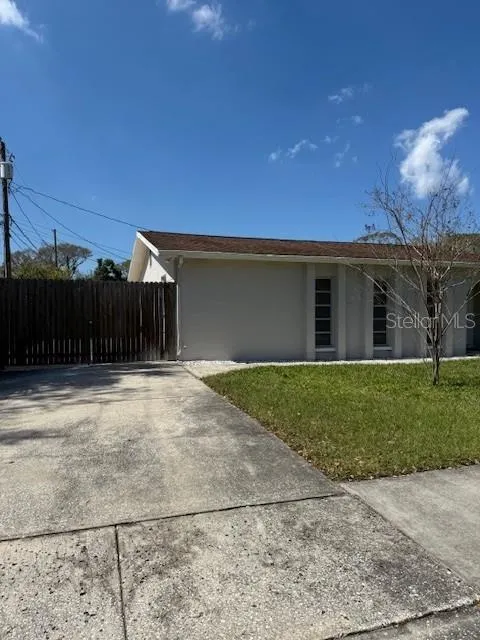 90 FULTON DR SE