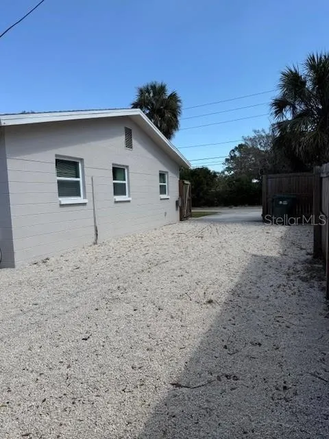 90 FULTON DR SE