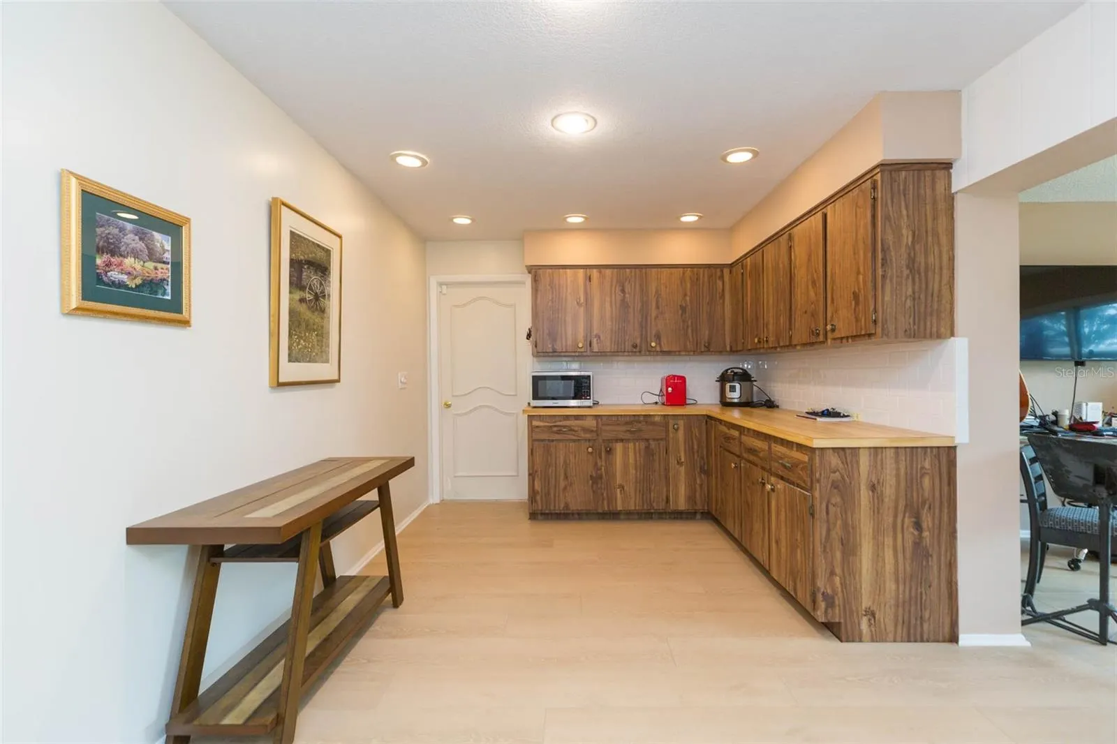 1145 LANYARD ST