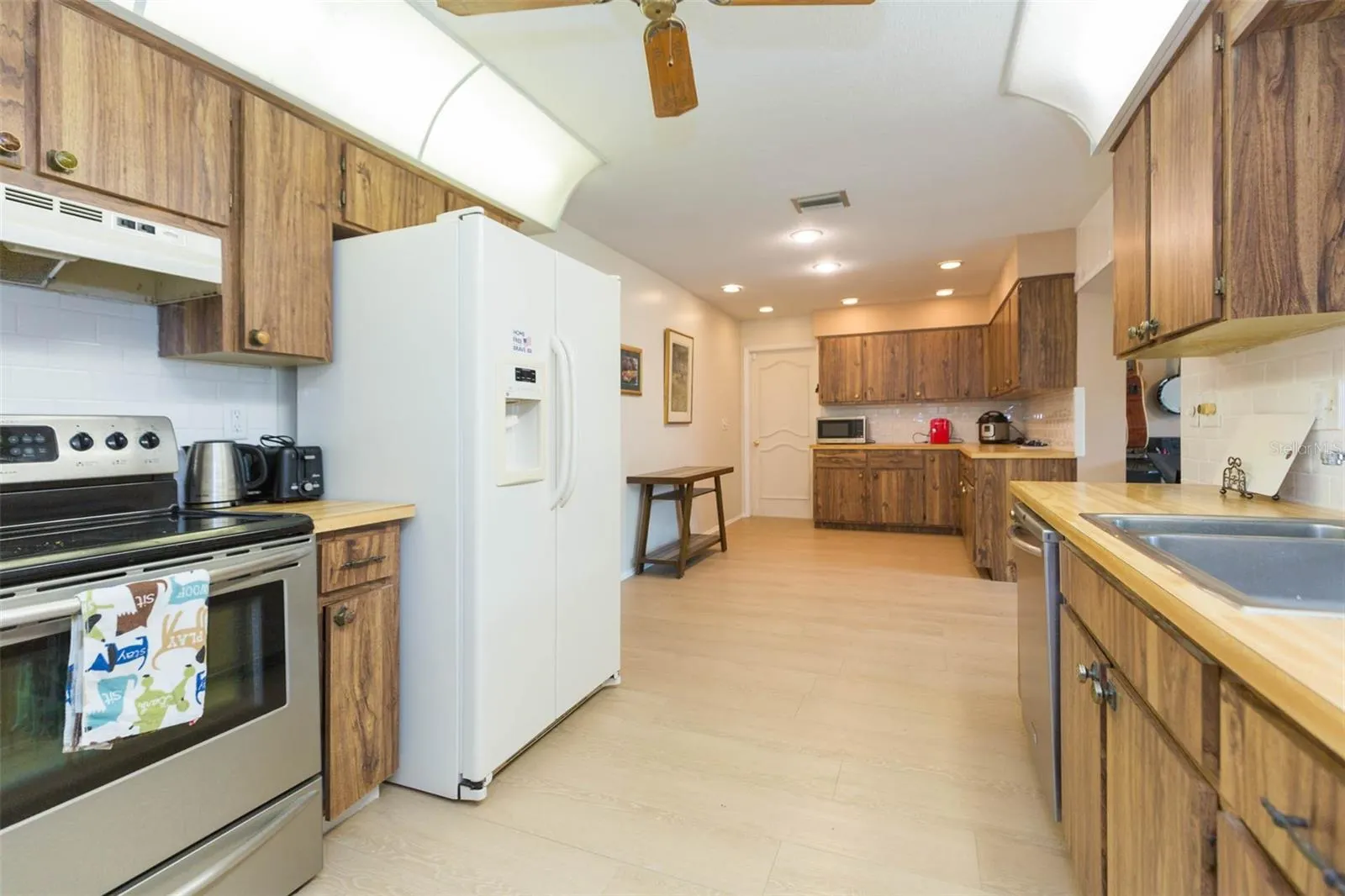 1145 LANYARD ST