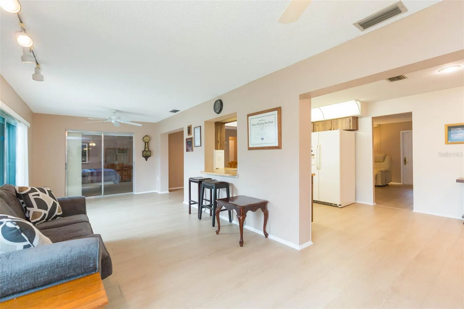 1145 LANYARD ST
