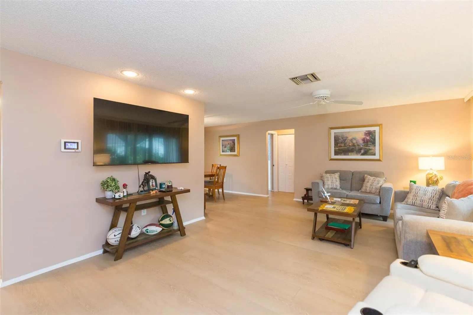 1145 LANYARD ST
