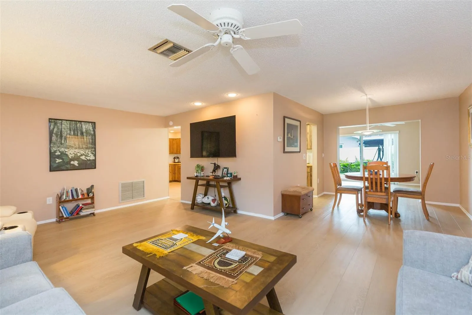 1145 LANYARD ST