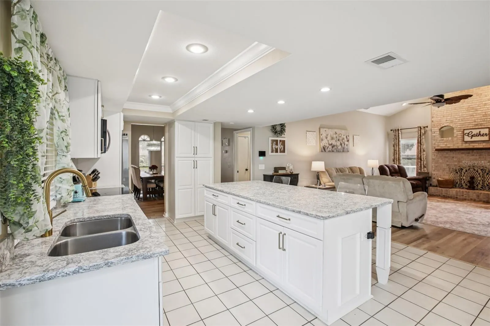2110 ARBOR OAKS DR