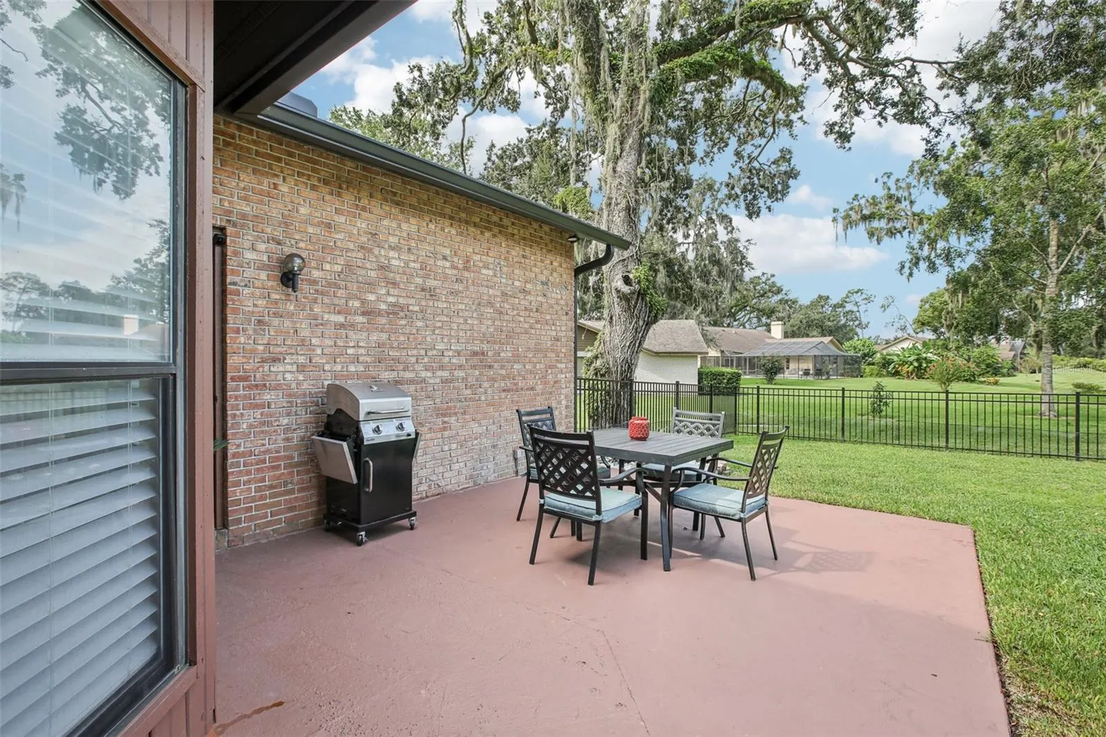 2110 ARBOR OAKS DR