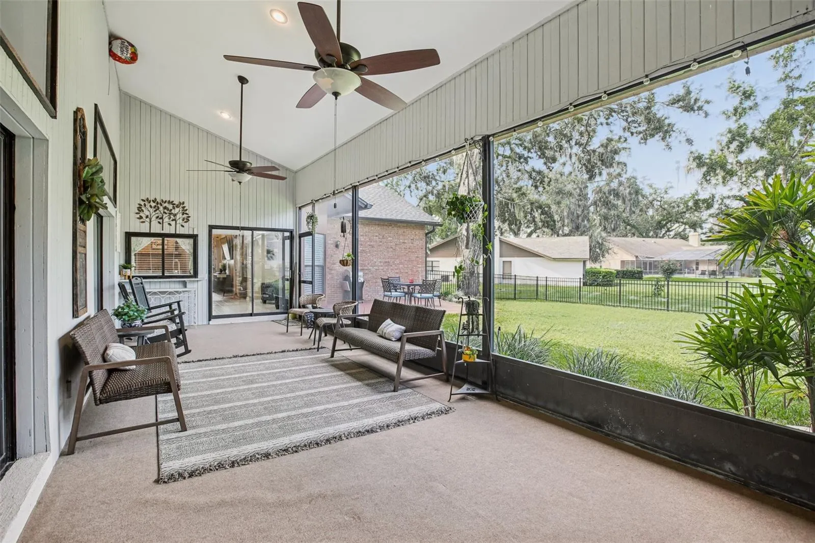2110 ARBOR OAKS DR