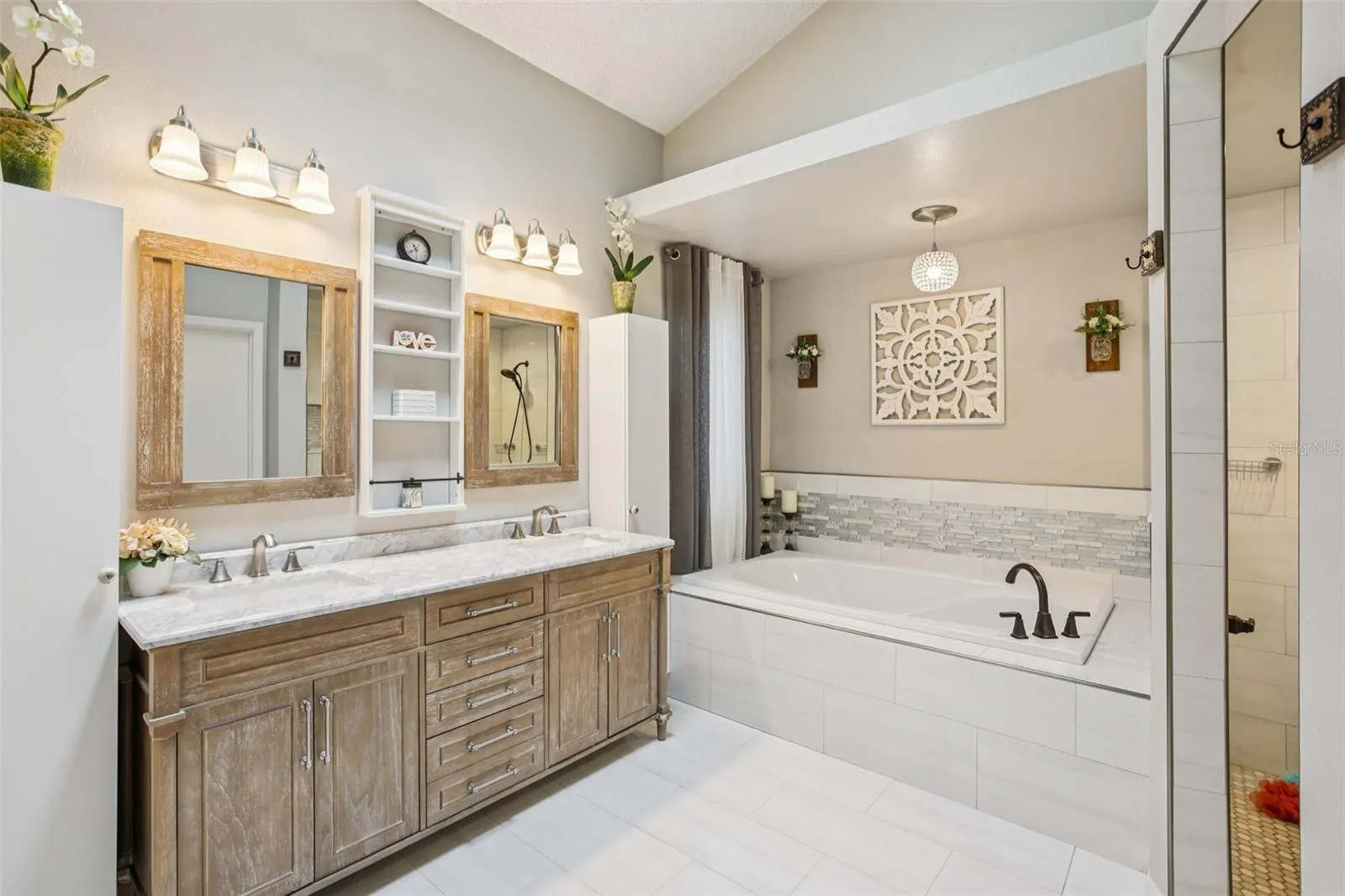 2110 ARBOR OAKS DR