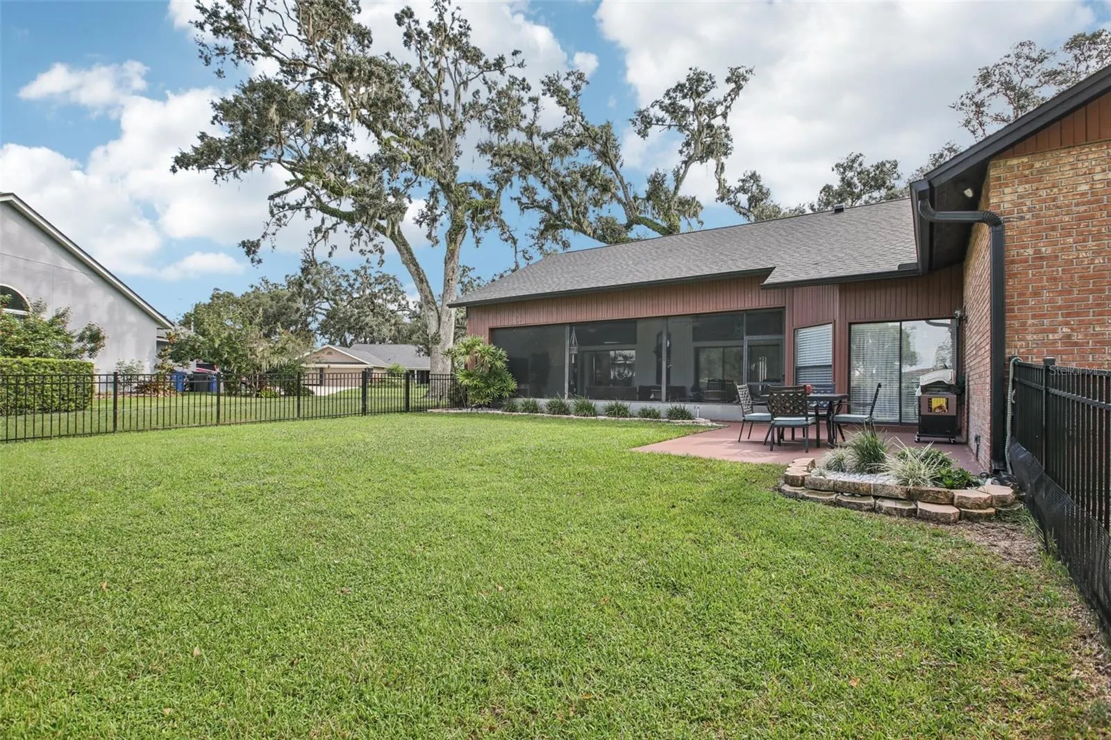 2110 ARBOR OAKS DR