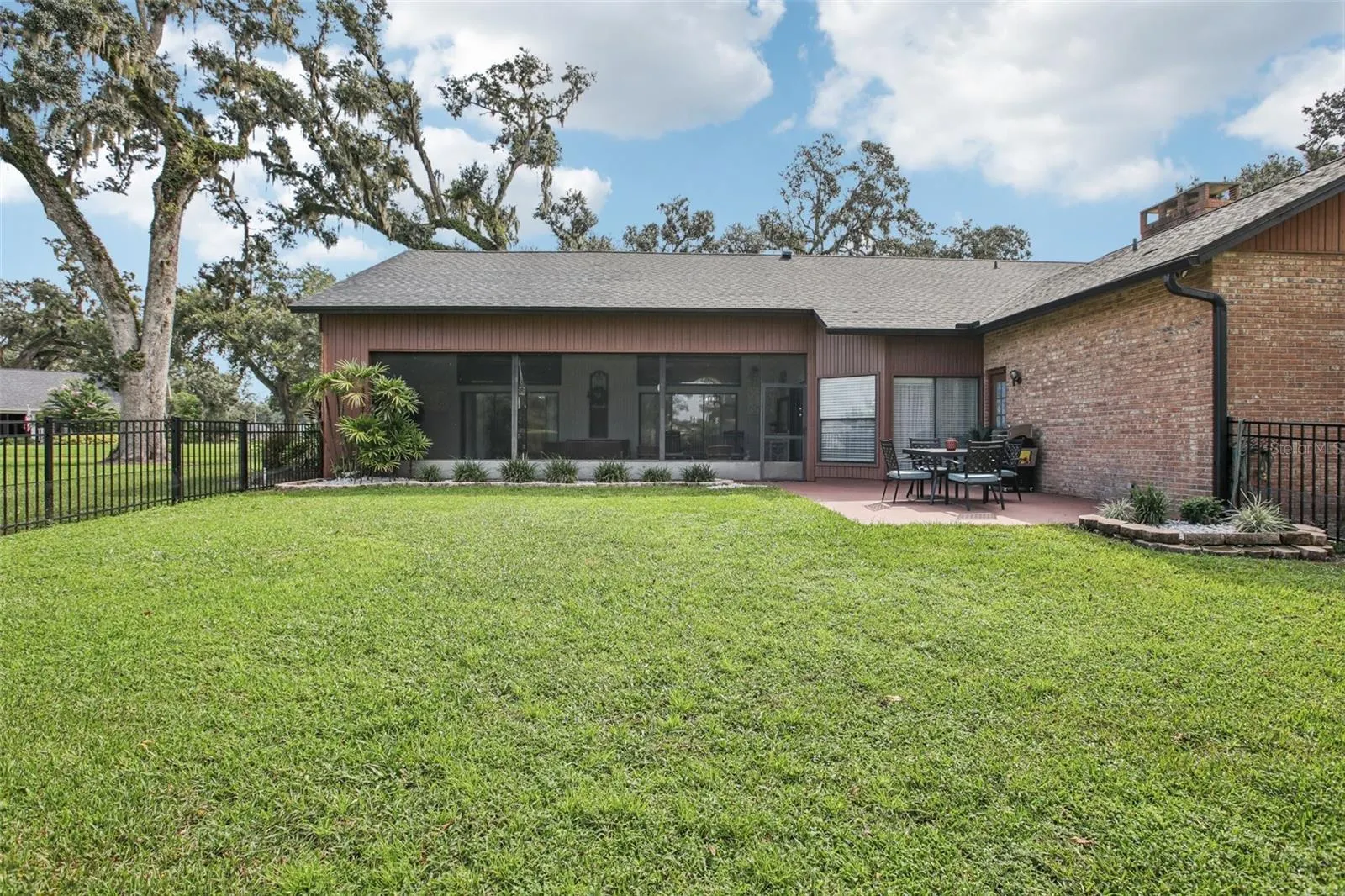 2110 ARBOR OAKS DR