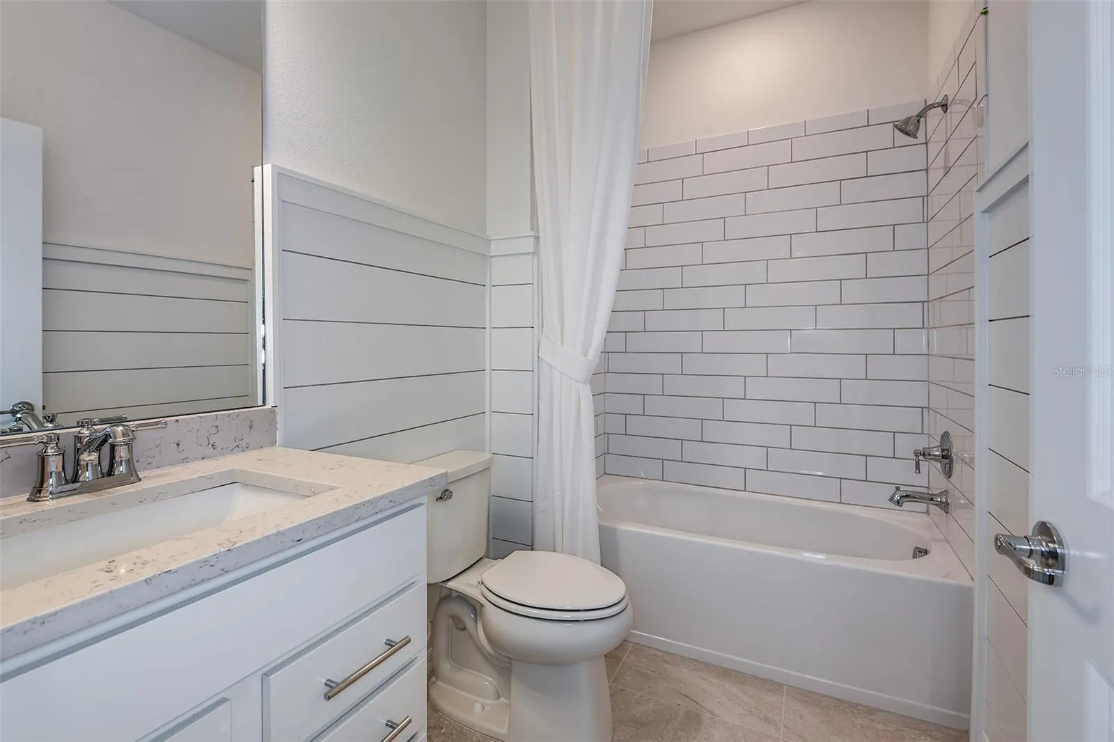 1735 RUBY LN