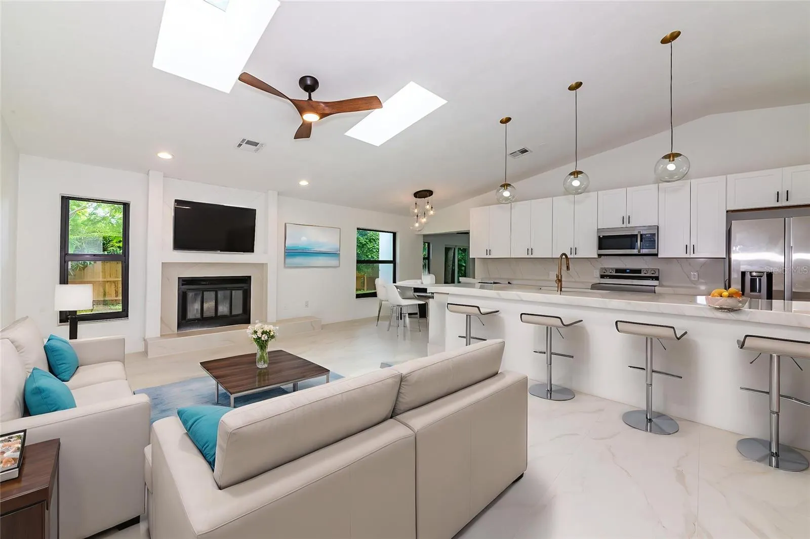 1658 RIDGEWOOD LN