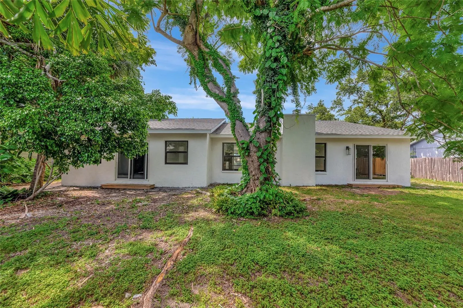 1658 RIDGEWOOD LN