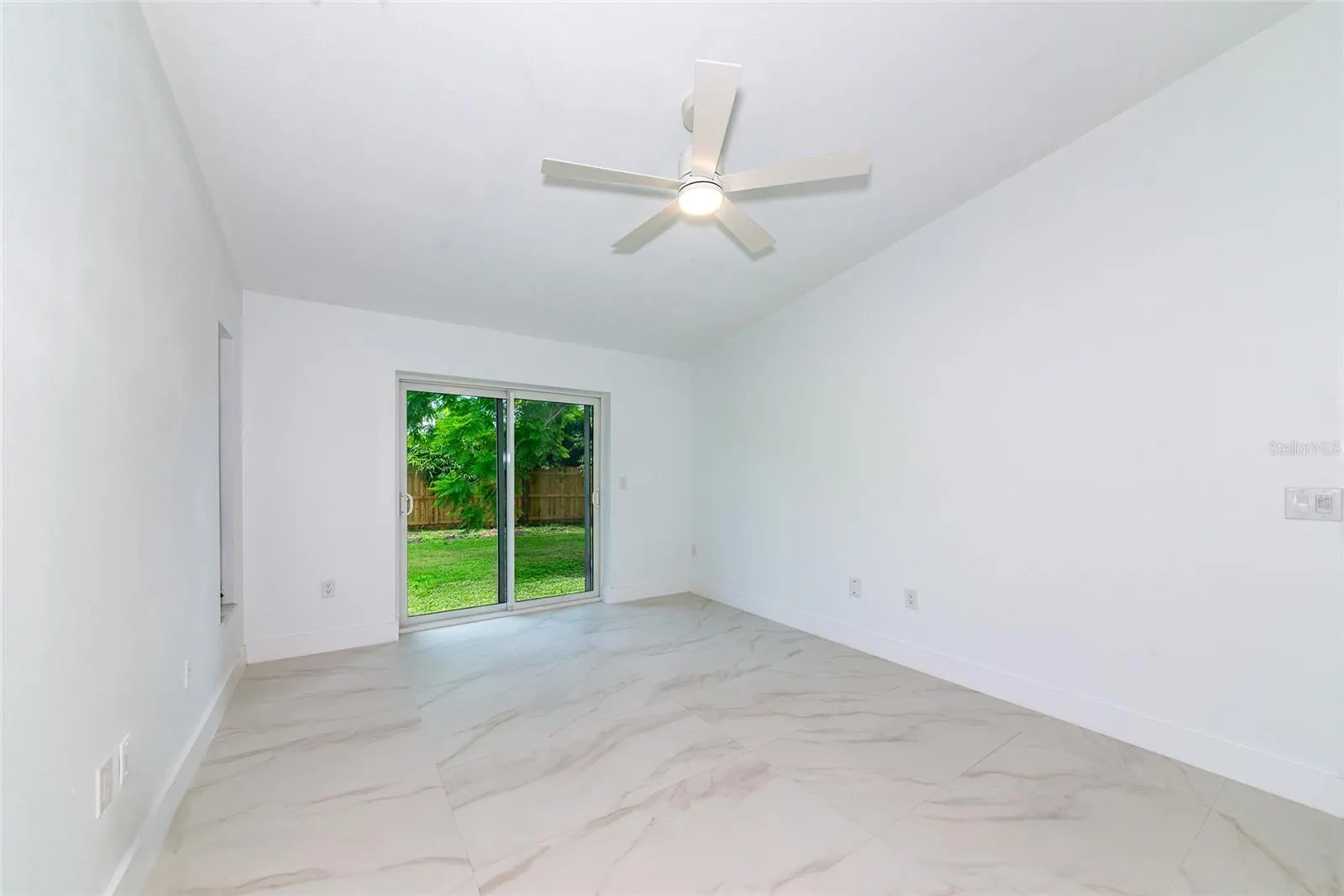 1658 RIDGEWOOD LN