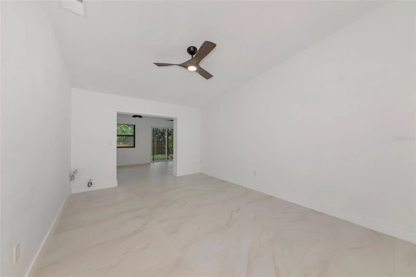 1658 RIDGEWOOD LN