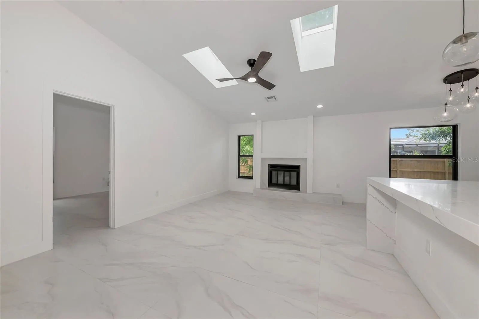 1658 RIDGEWOOD LN