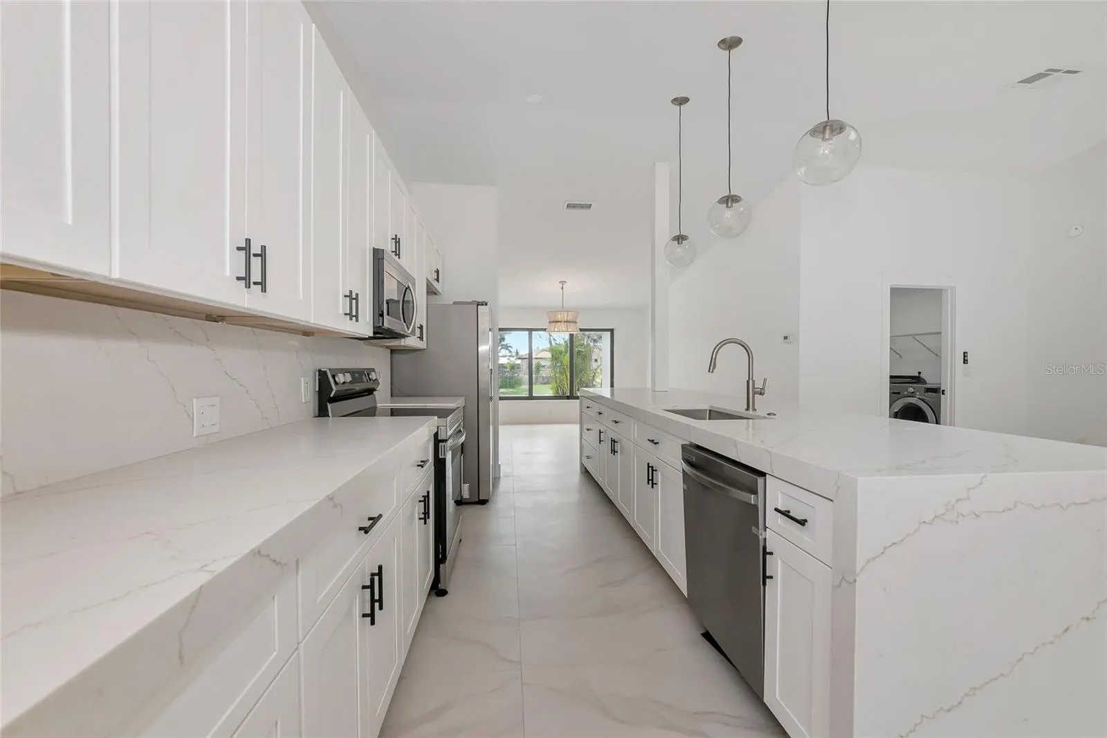 1658 RIDGEWOOD LN