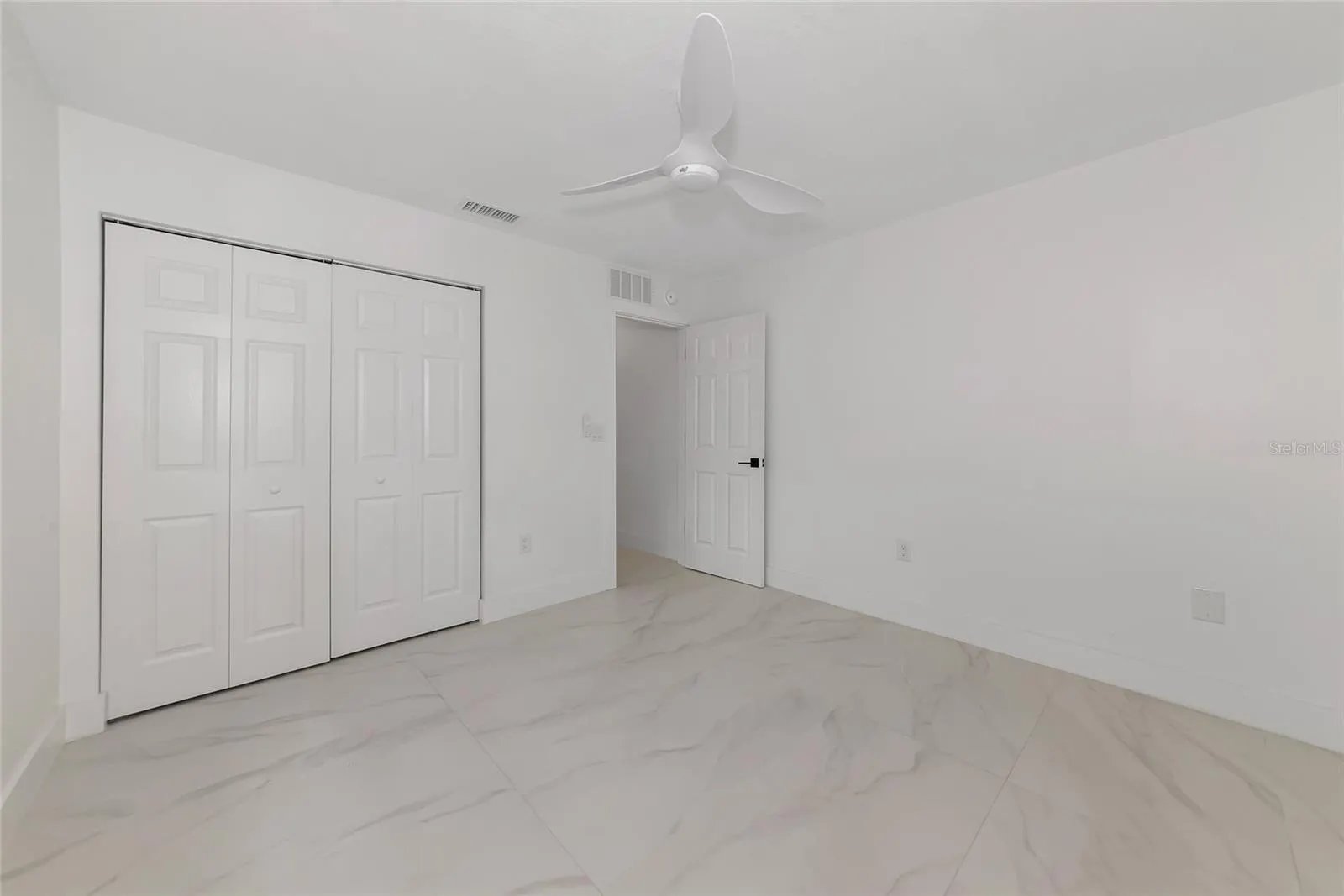 1658 RIDGEWOOD LN