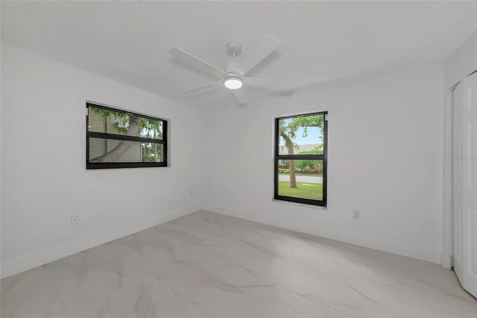 1658 RIDGEWOOD LN