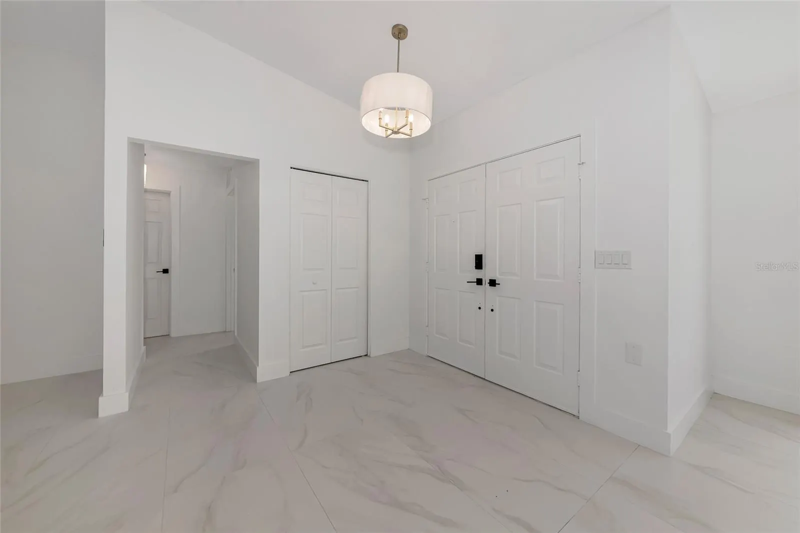 1658 RIDGEWOOD LN