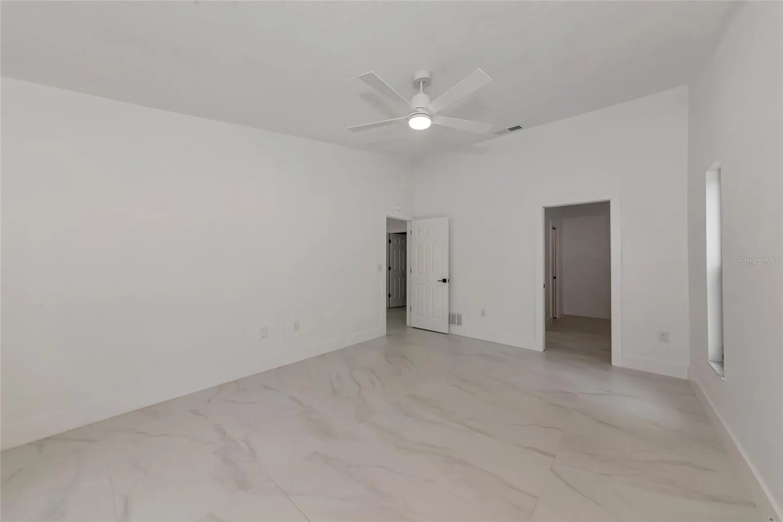 1658 RIDGEWOOD LN