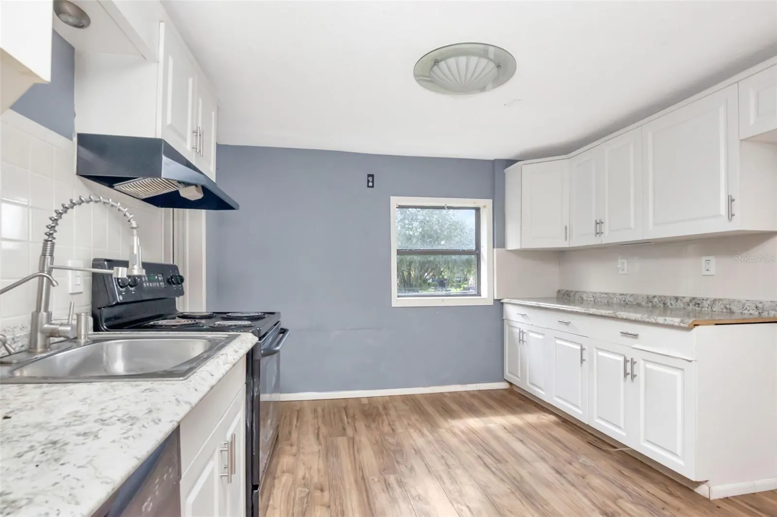 1009 MERCER LOOP