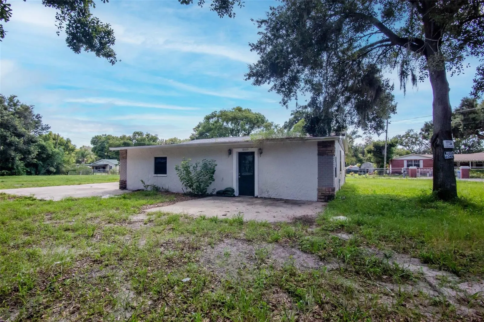 1009 MERCER LOOP