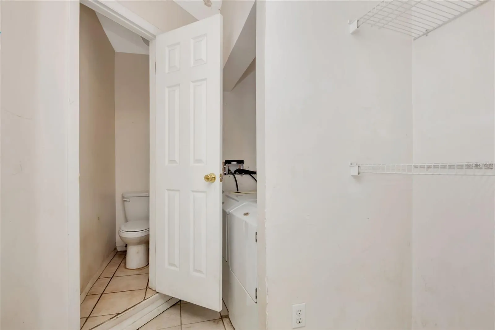 1009 MERCER LOOP