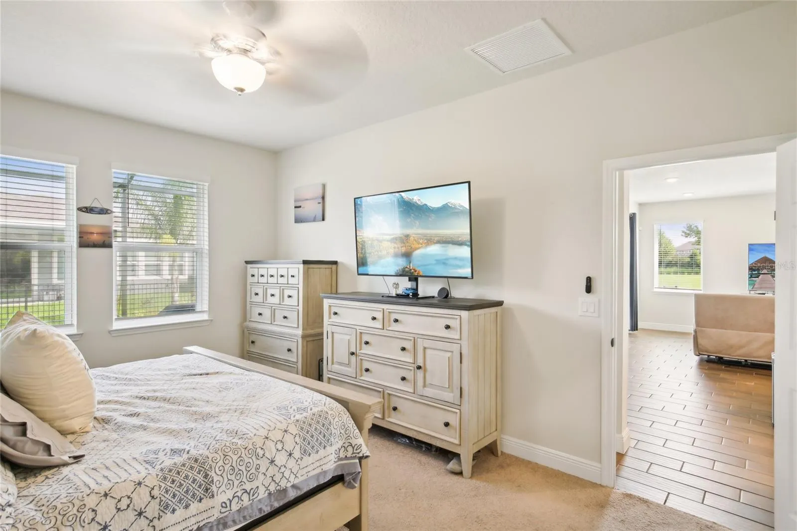 6240 SEA AIR DR