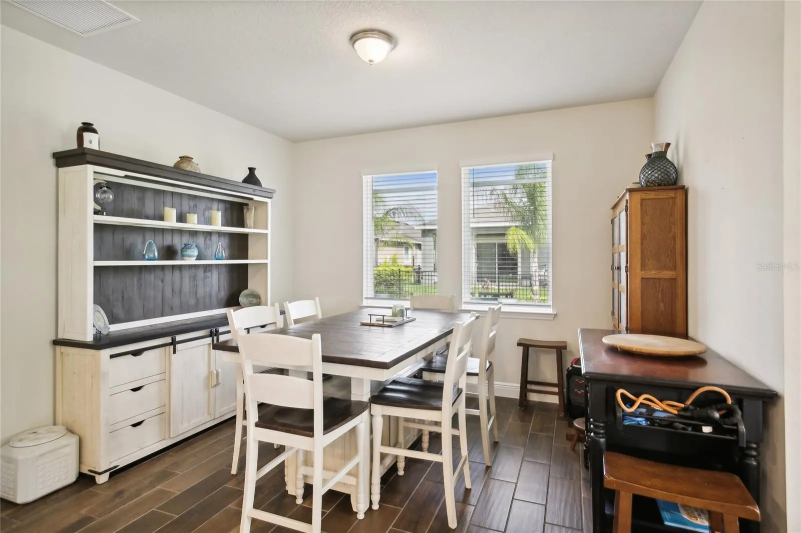 6240 SEA AIR DR
