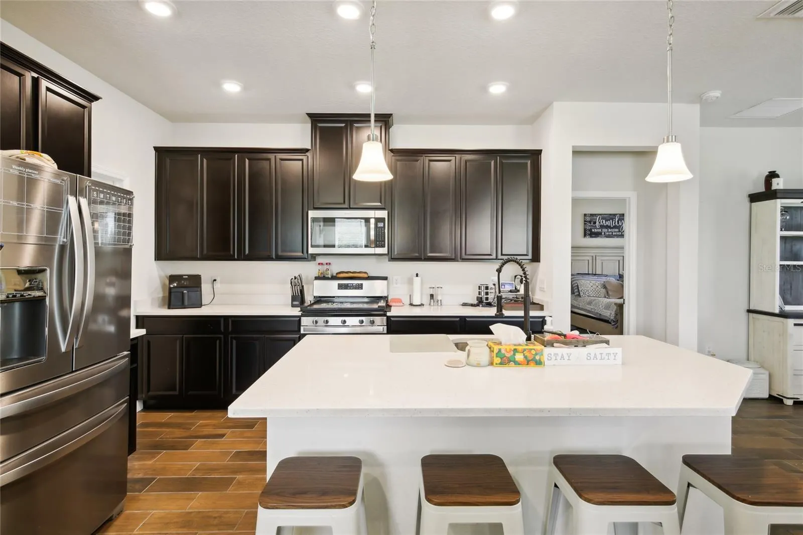 6240 SEA AIR DR