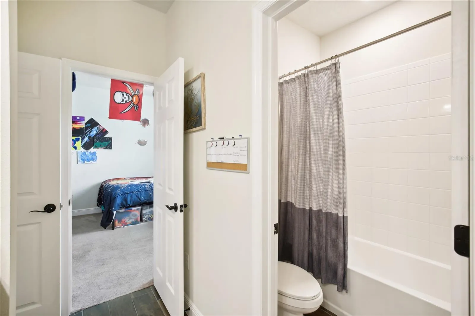 6240 SEA AIR DR