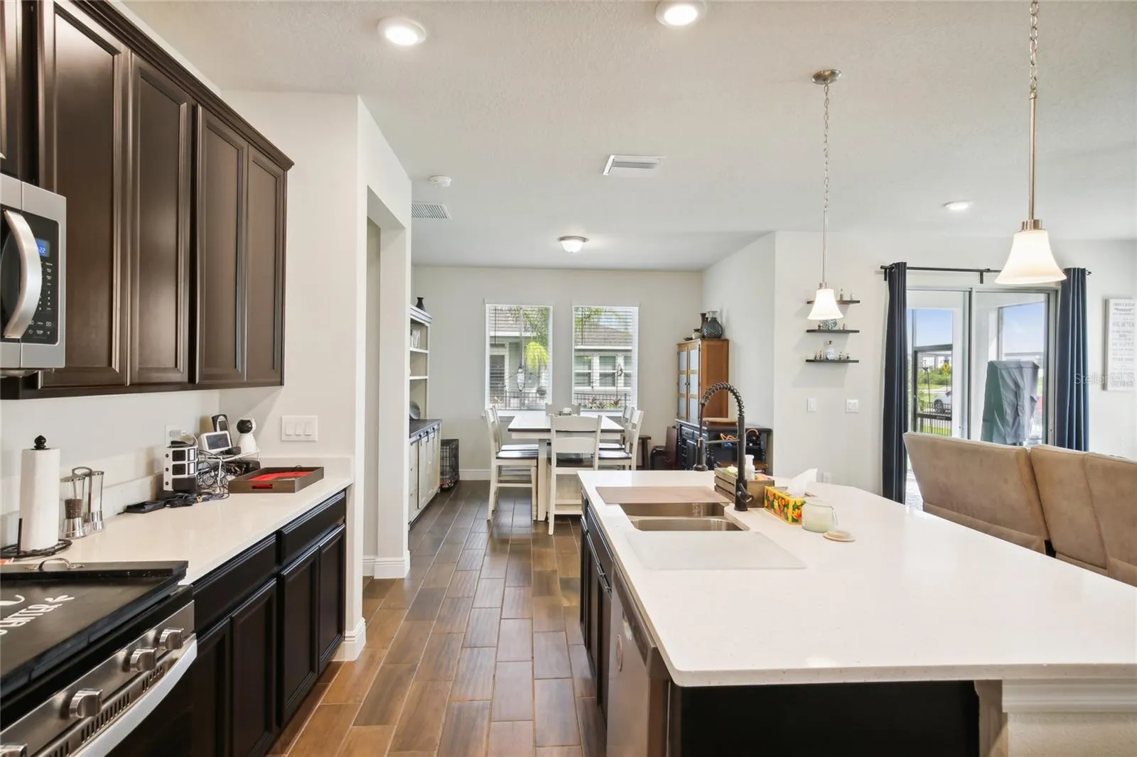 6240 SEA AIR DR