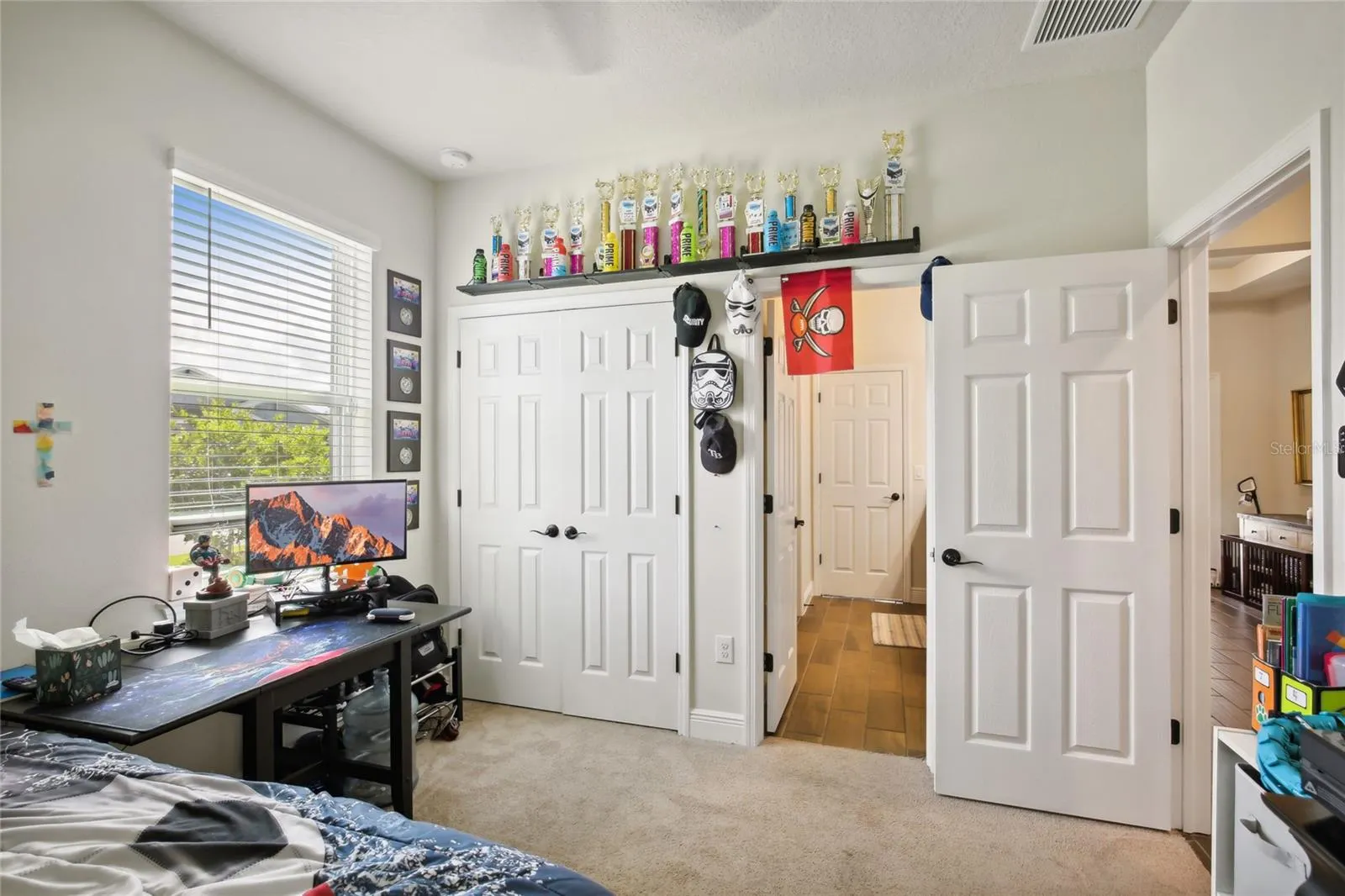 6240 SEA AIR DR