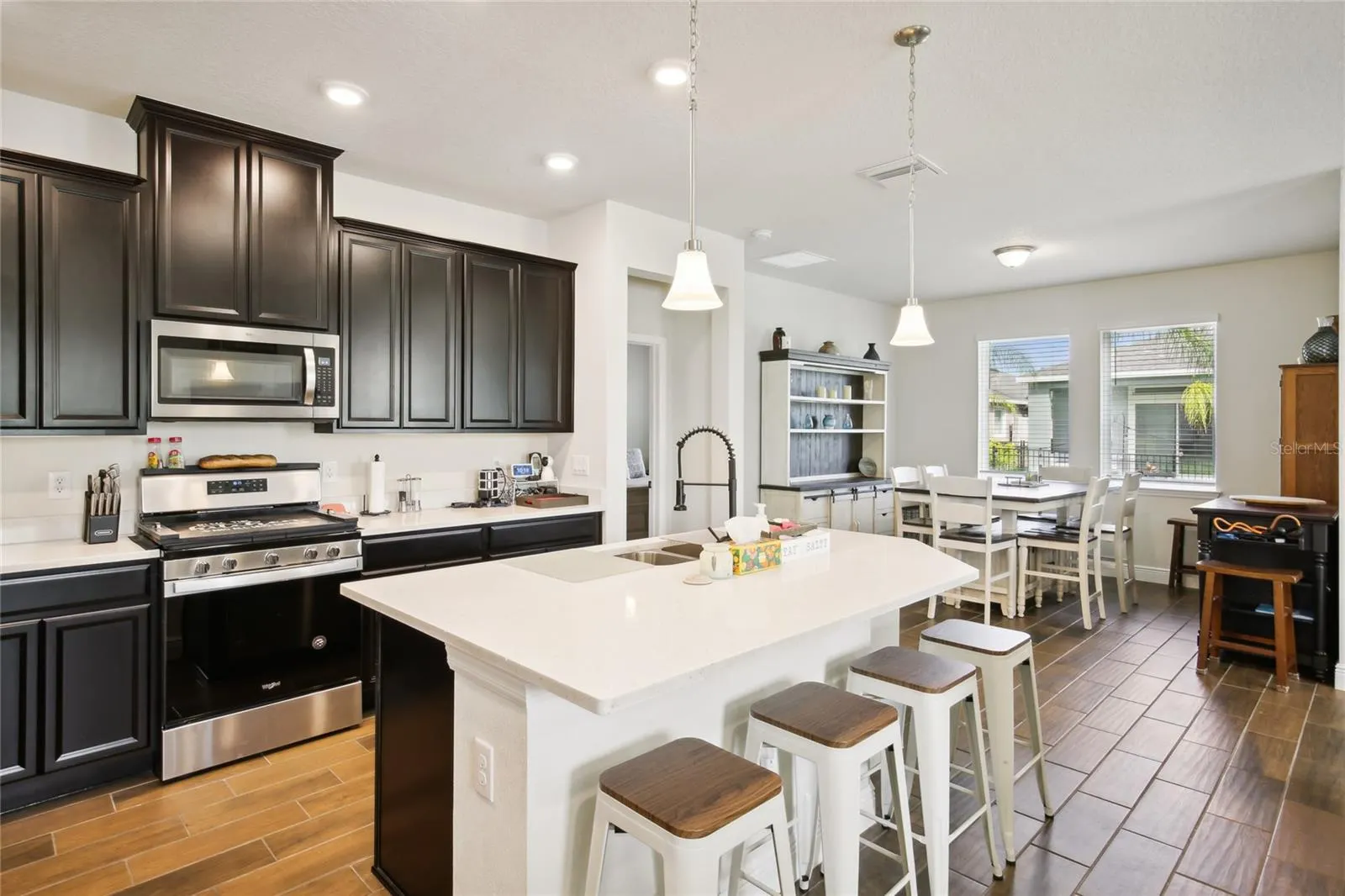 6240 SEA AIR DR
