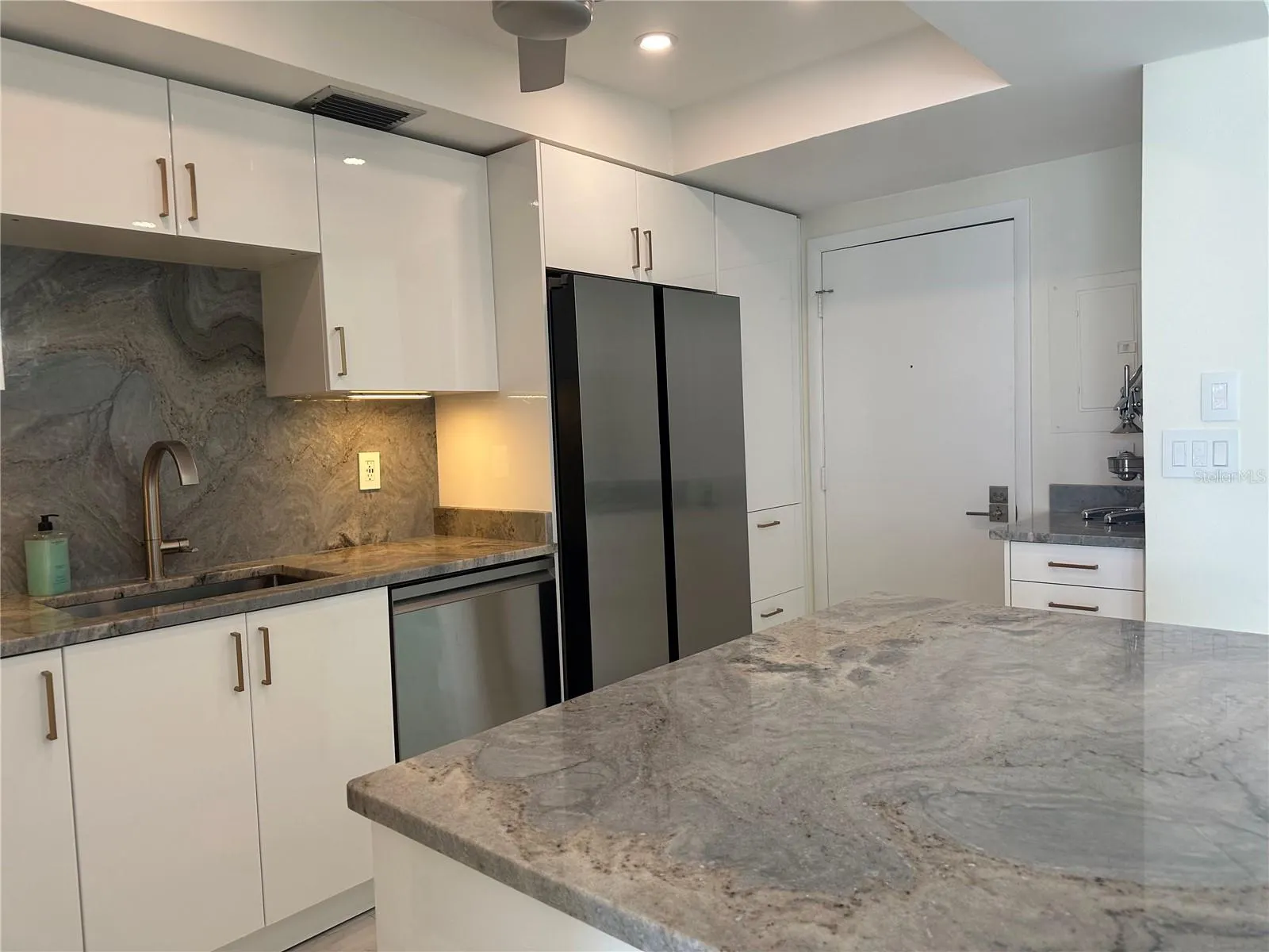 100 PIERCE ST #801, #801