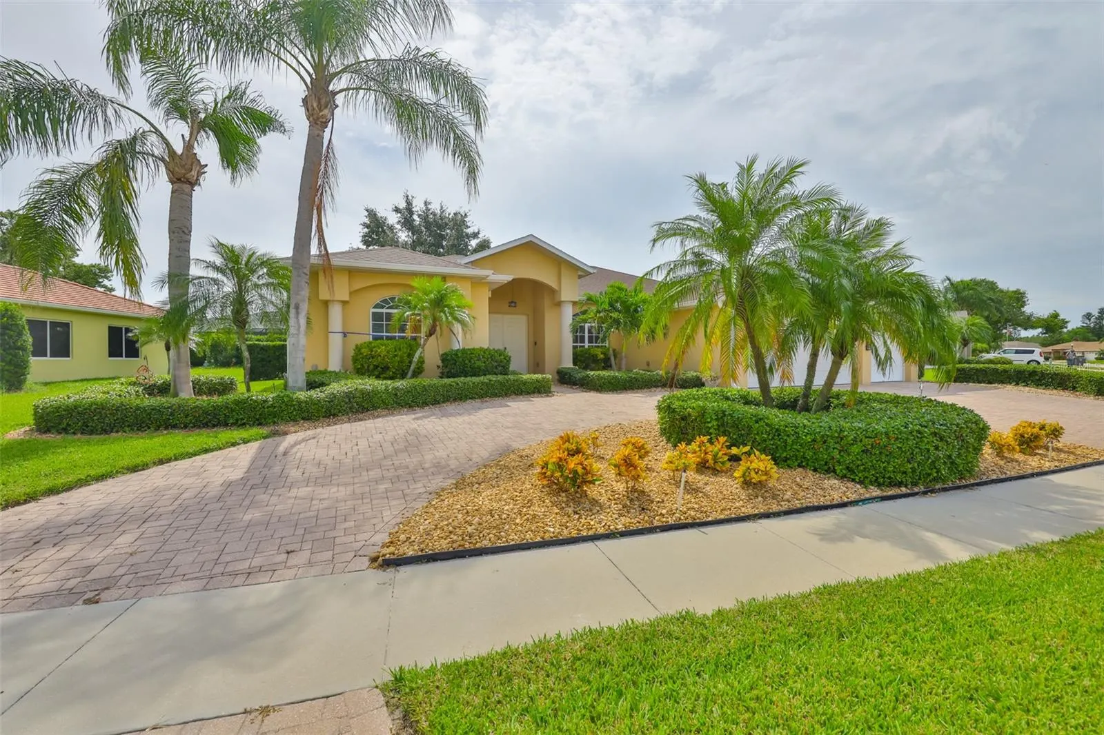 3723 GAVIOTA DR