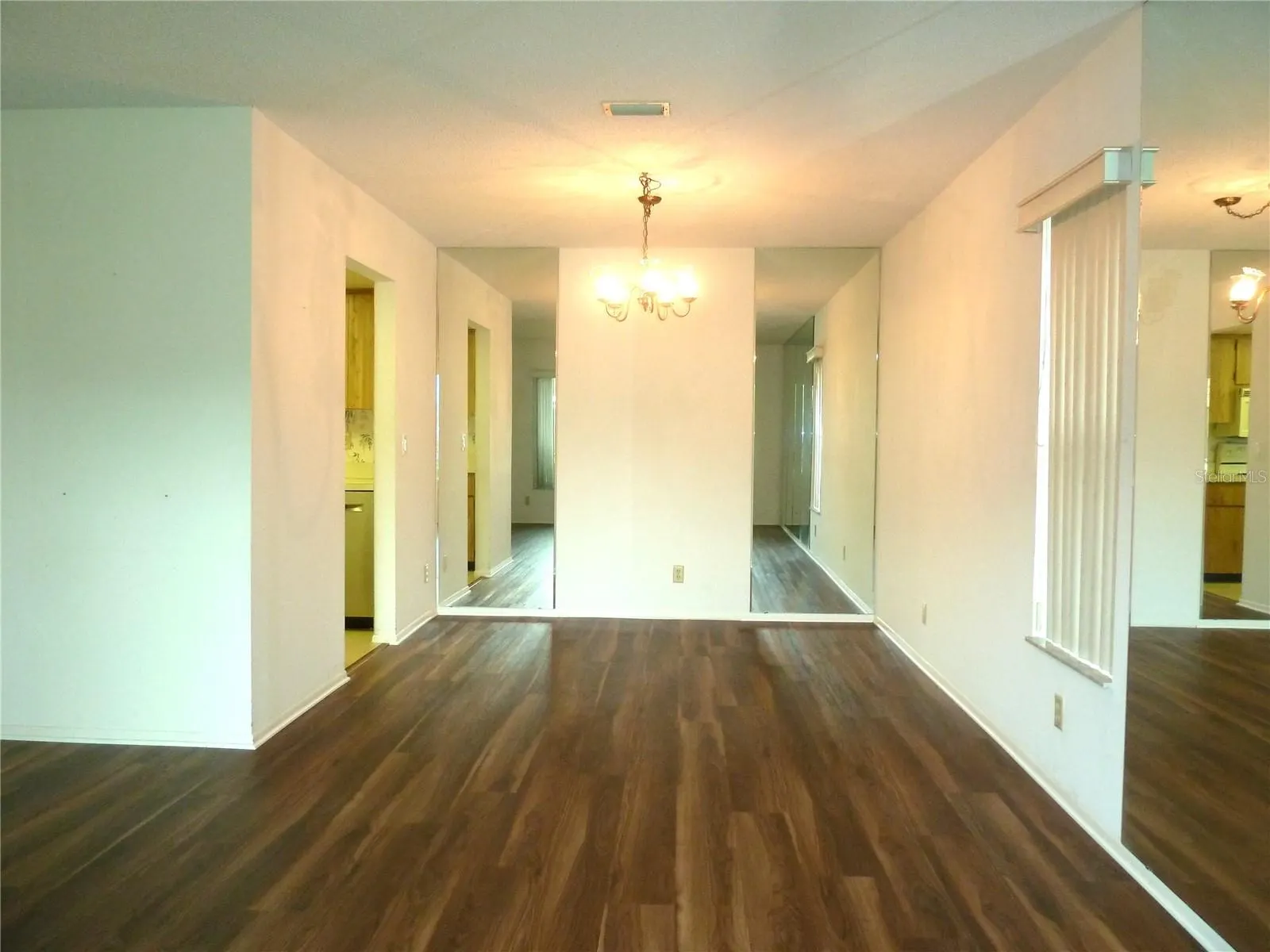 1350 GLENGARRY DR