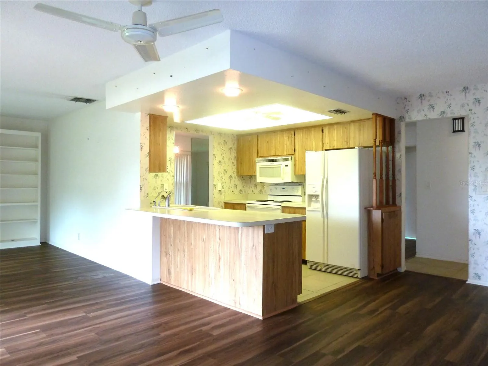 1350 GLENGARRY DR