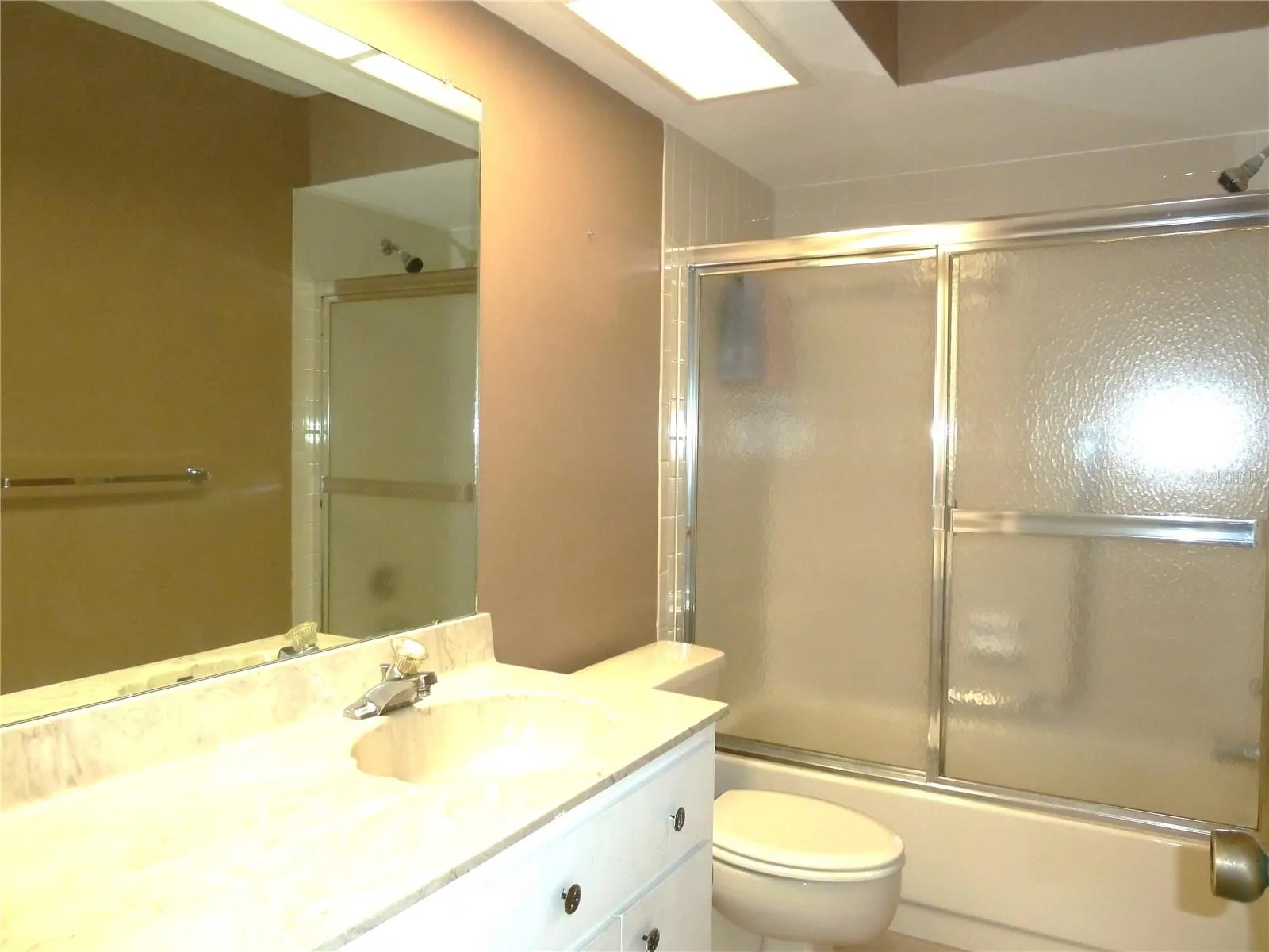 1350 GLENGARRY DR