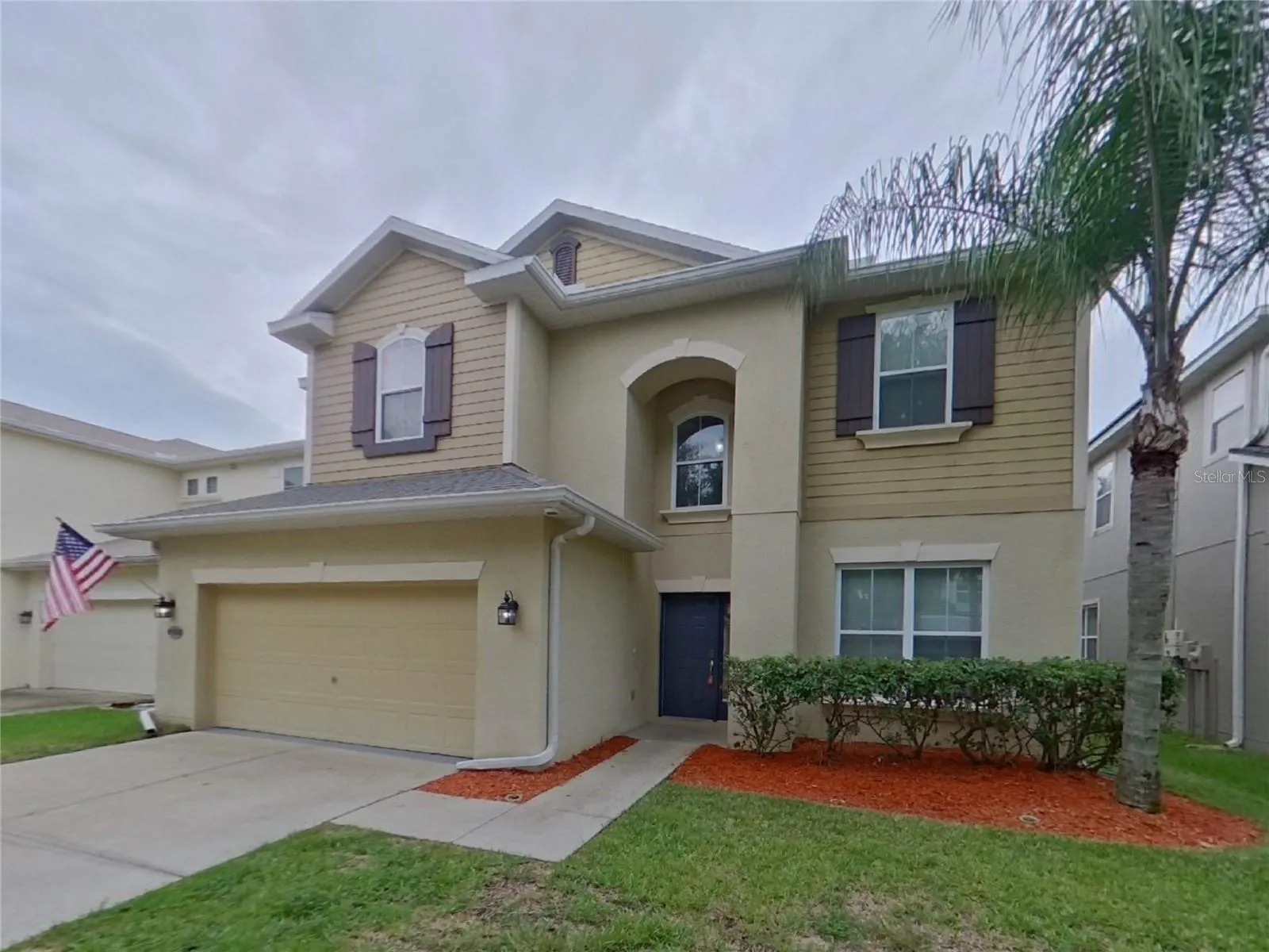 7982 CAMDEN WOODS DR